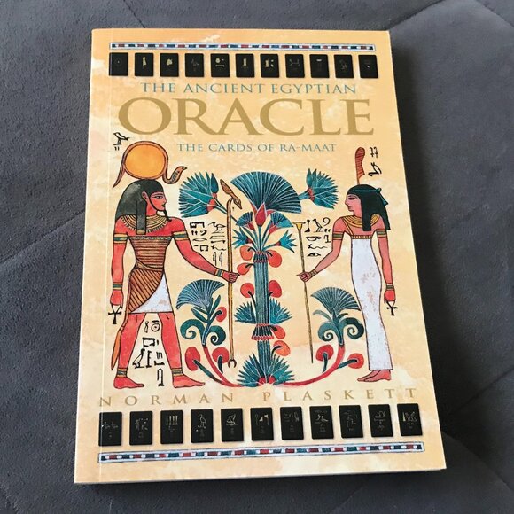 Lot of 7 Tarot & Oracle Guidebooks - Picture 3 of 14